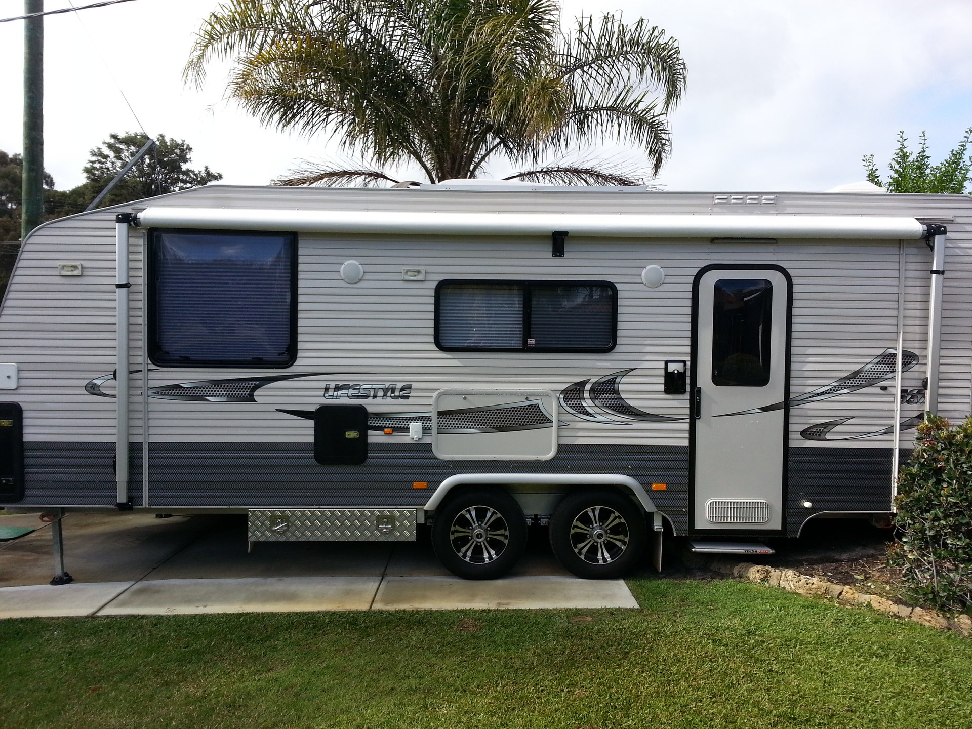 Caravans & Trailers